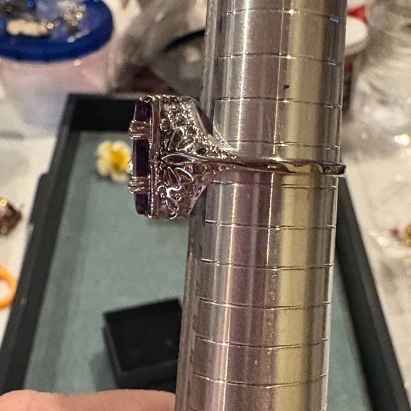 Elegant Amethyst Gemstone Ring - Picture 5 of 5